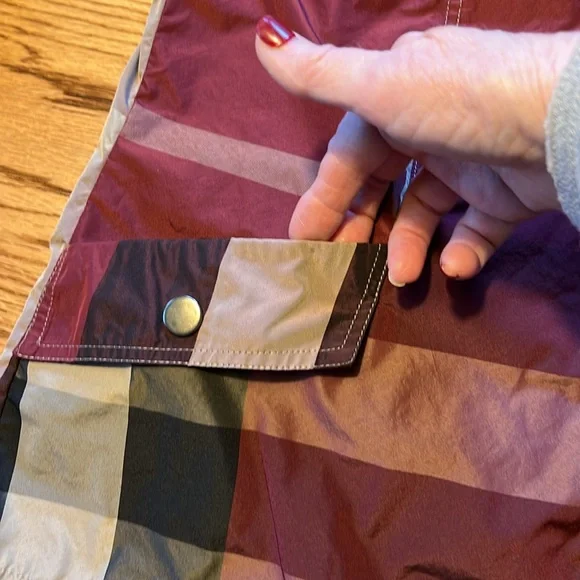 Dorman 100% polyester plaid vest.  Medium - Picture 7 of 7